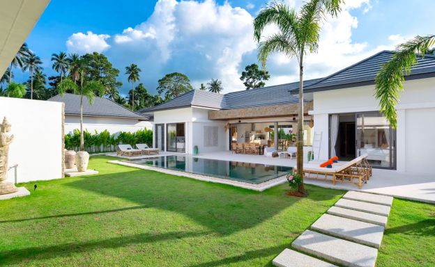 Lovely 4 Bed Bali Style Garden Villa for Sale in Maenam