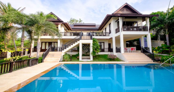 Beachfront 6 Bedroom Luxury Villa for Sale in Koh Phangan
